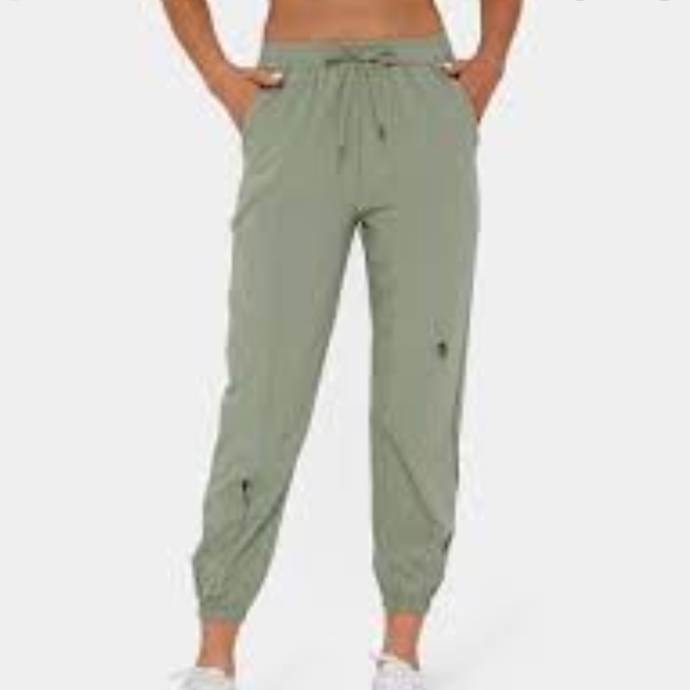 Halara In My Feels Mid Rise Drawstring Side Pocket Joggers size small